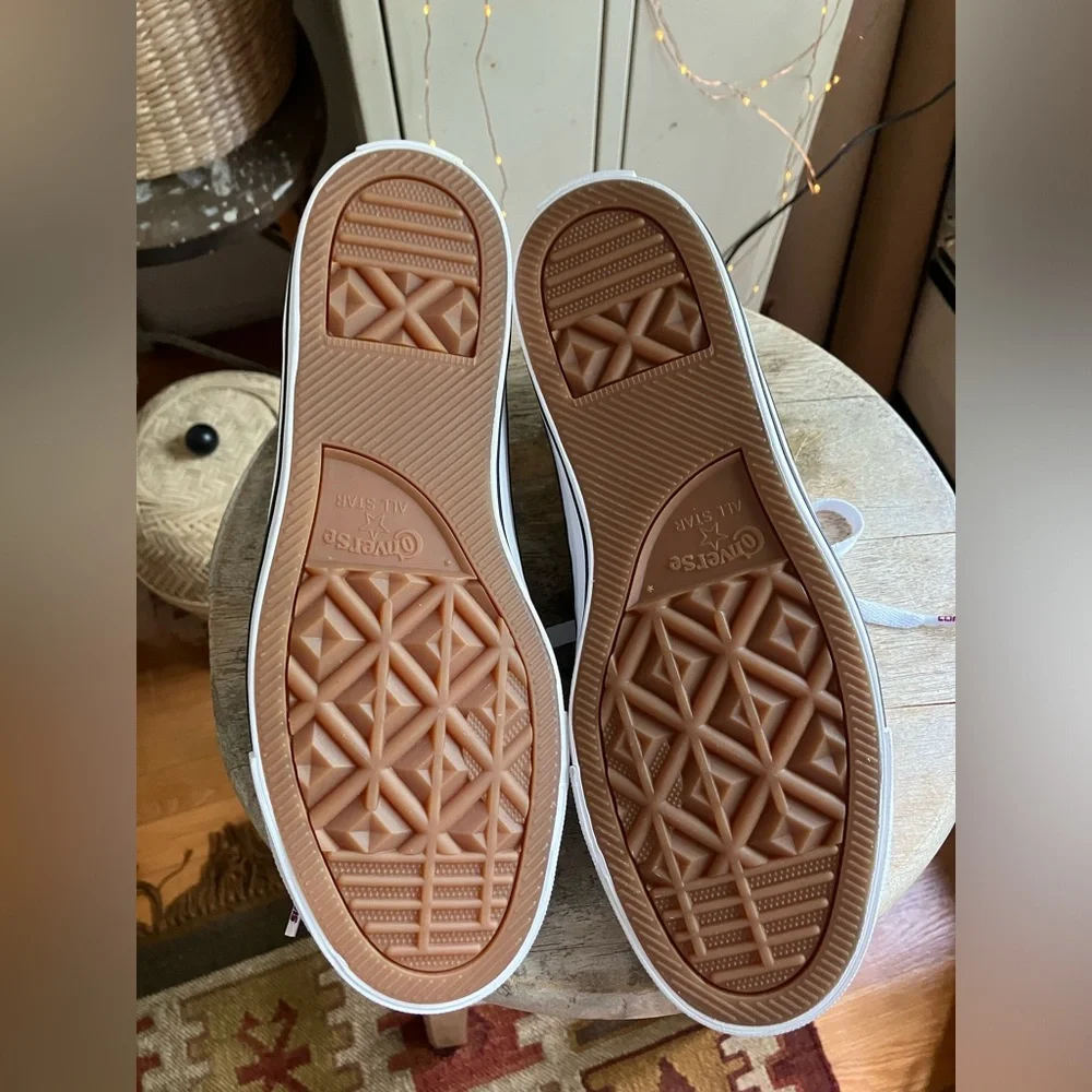 Converse Chuck Taylor All Star Pro Mid Burgundy Shoes - Picture 12 of 16